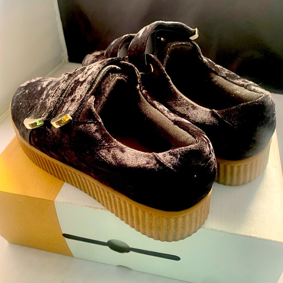 Call It Spring Black Velvet/Suede Women’s Sneaker - Picture 4 of 4